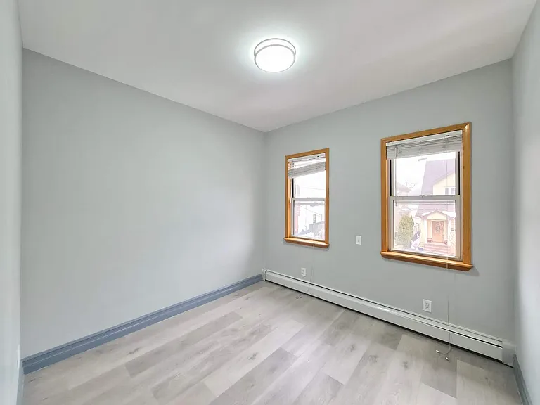 1828 W 7th St #2 — Photo 8