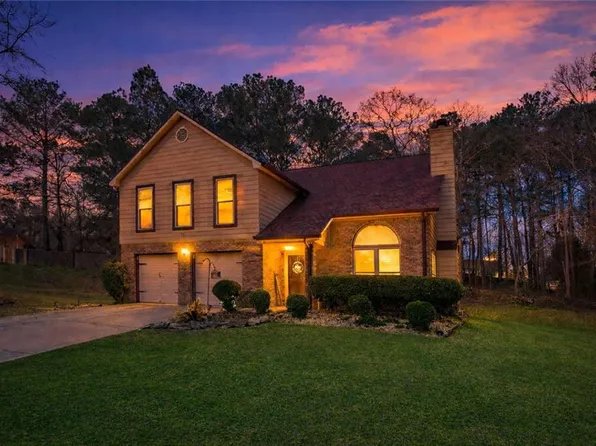 2100 Green Tree Ct, Lithonia, GA 30058