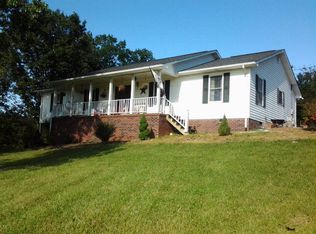 698 Kennedy Dr, Pounding Mill, VA 24637