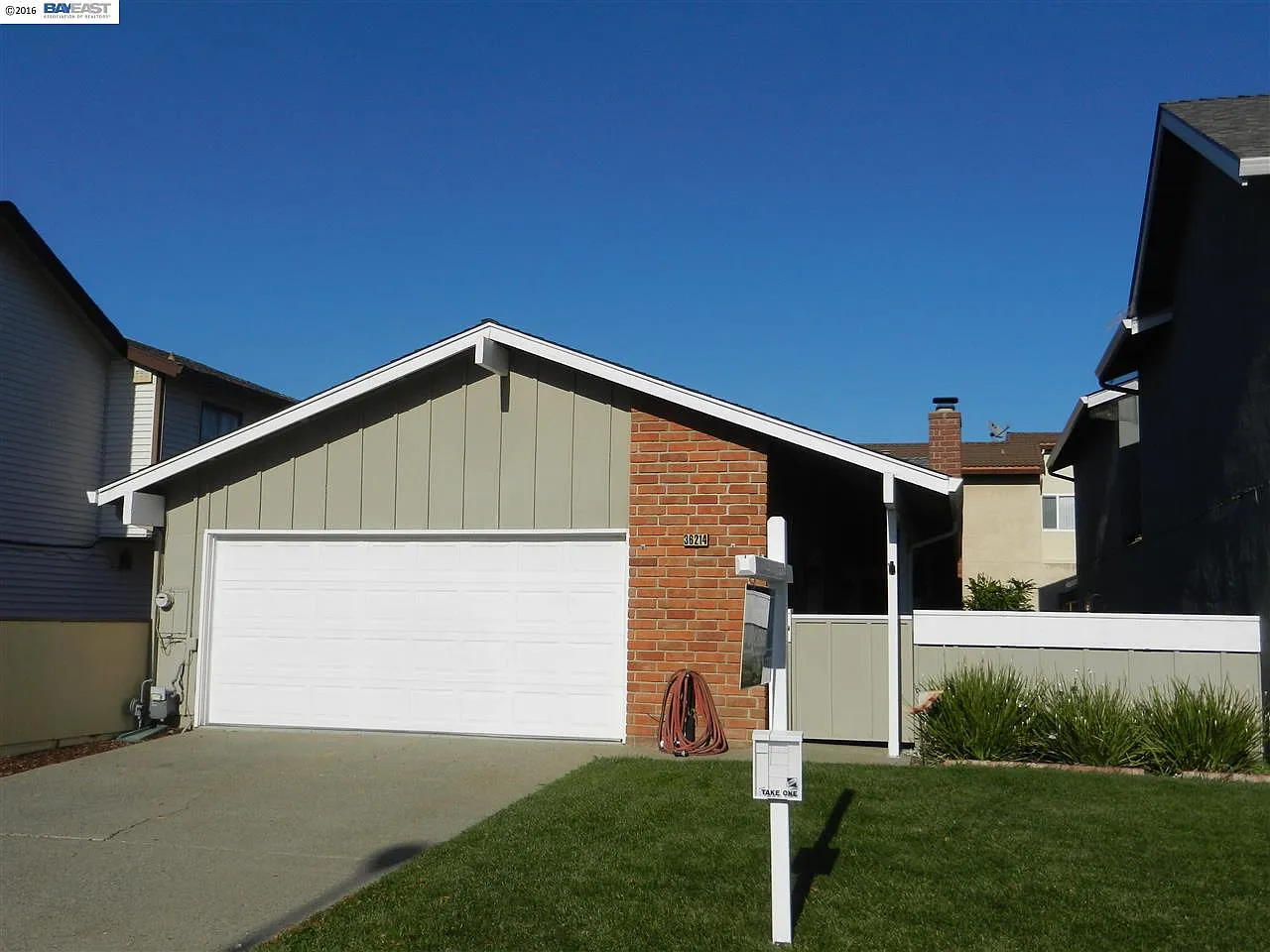 36214 Salisbury Dr photo 1
