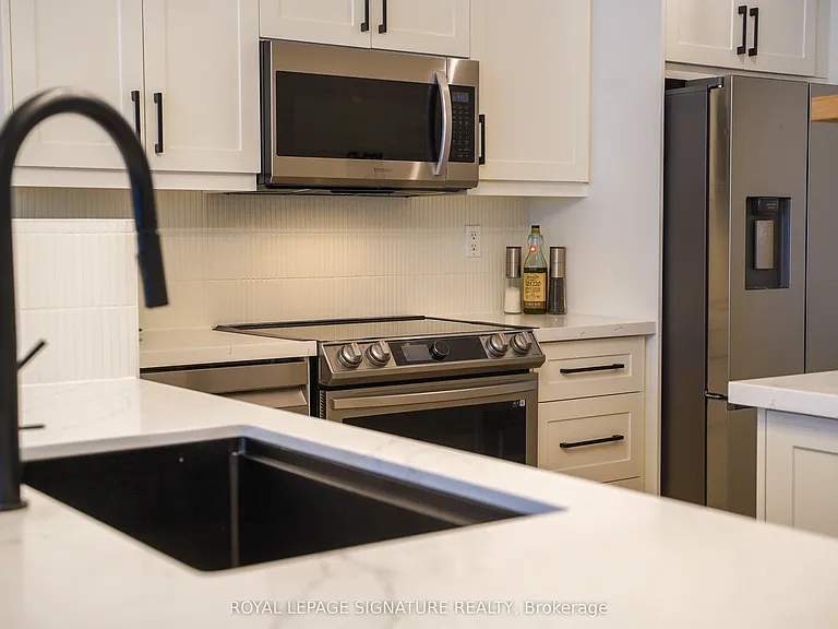 118 Finch Ave W #Townhouse 5 — Photo 5