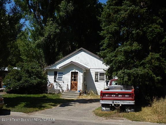 3rd image of 255 E Pearl Ave