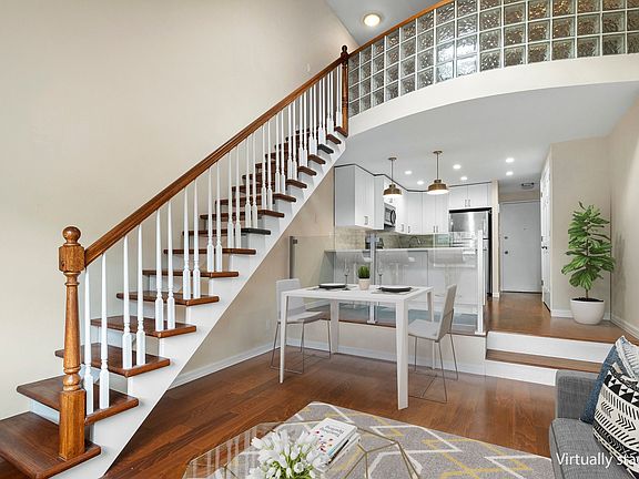 4th image of 21 Thompson St #Penthouse M