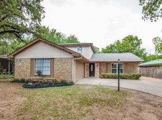 410 Little John Dr, Irving, TX 75061