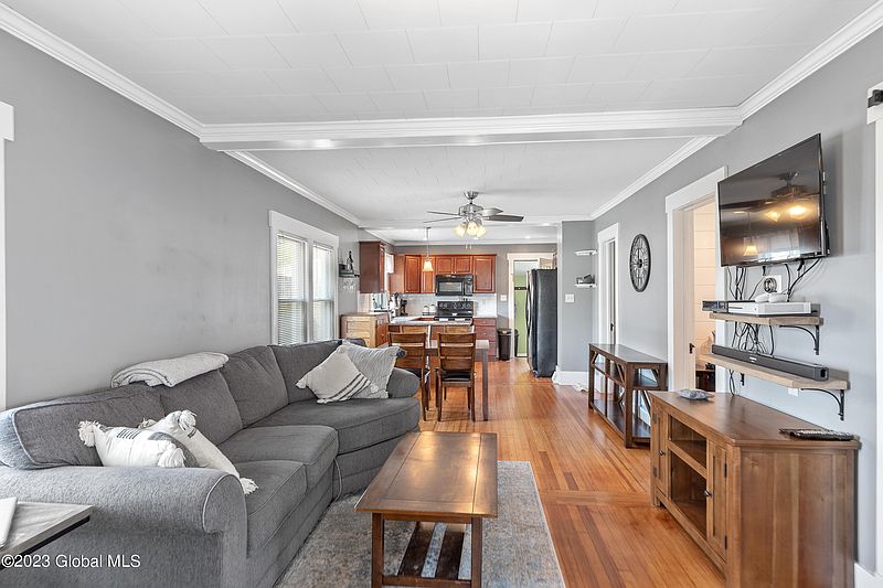 3rd image of 5 Wilson Avenue