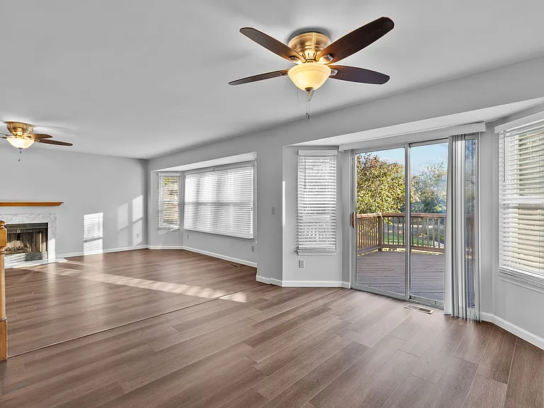 2 Coachman Ct — Photo 8