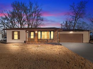 307 Bittersweet Dr, O'Fallon, MO 63366