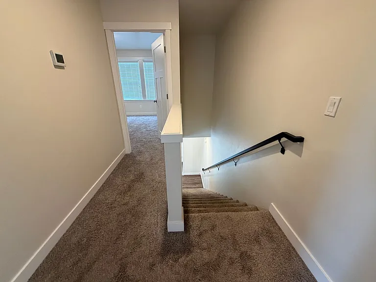 915 N Western Ave — Photo 12