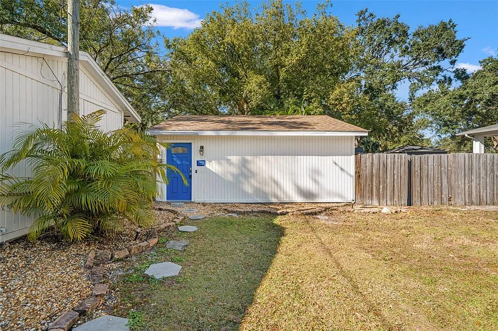 1 bed, 1.0 bath, 600 sqft, $1,350 — Photo 1