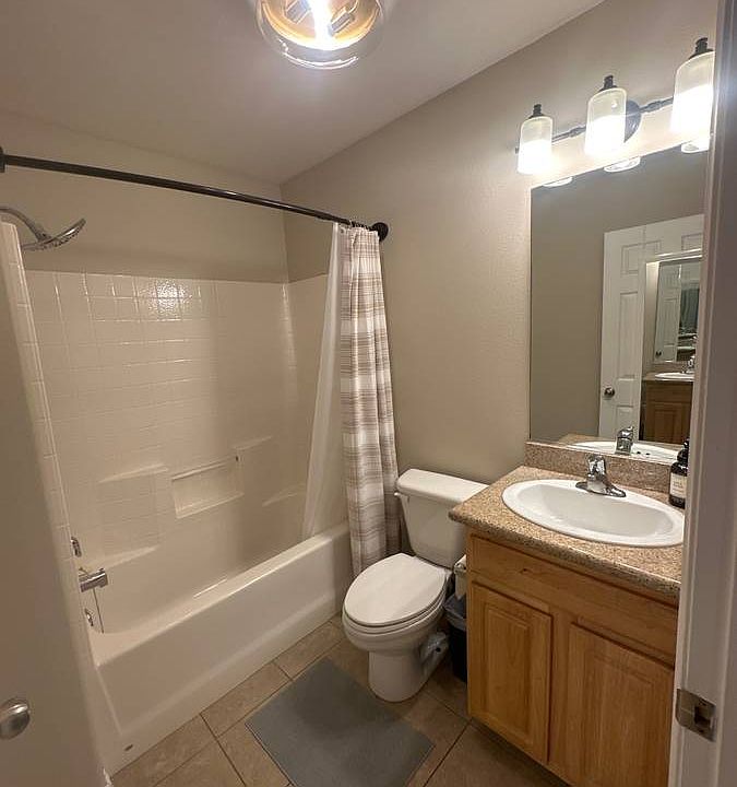 2nd image of 1049 Maddie Ln