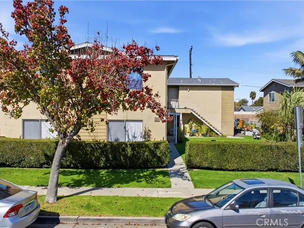 998 Mission Dr, Costa Mesa, CA 92626