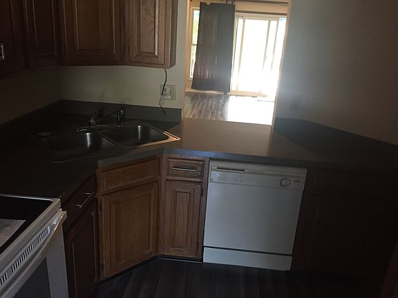 3rd image of 8151 Plaza Gate Ln