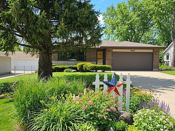 3rd image of 1020 Valewood Dr