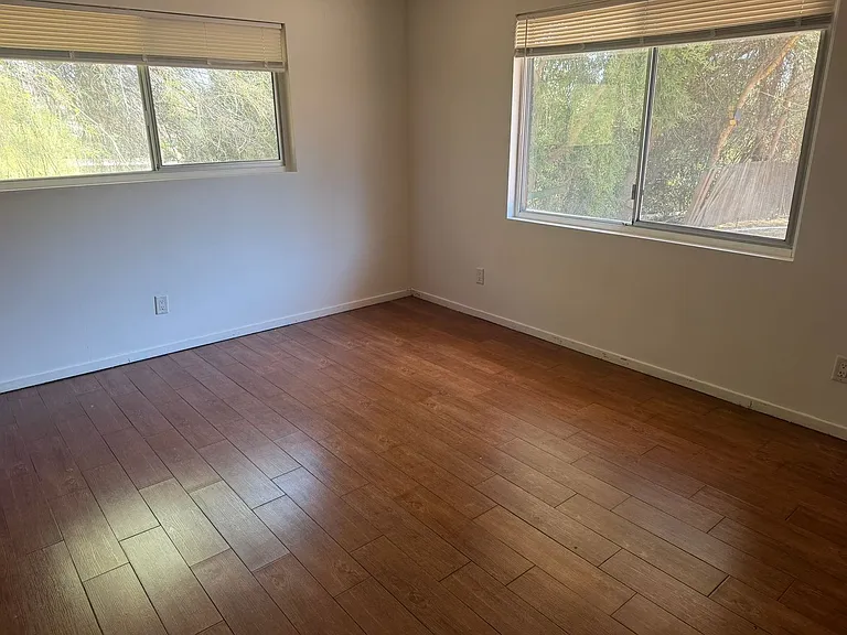 764 S University Dr — Photo 2