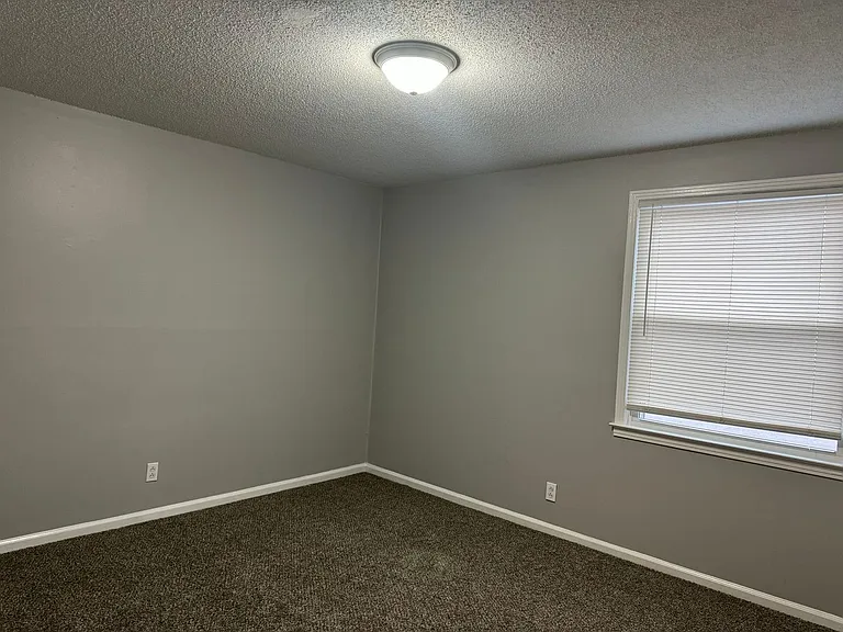 526 Main St — Photo 12