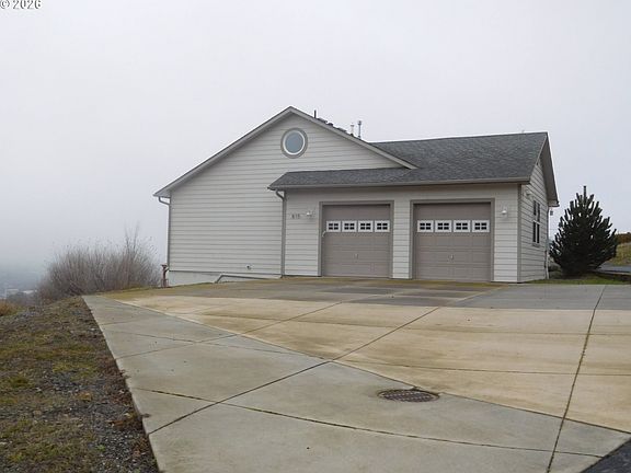 3rd image of 815 N Main St