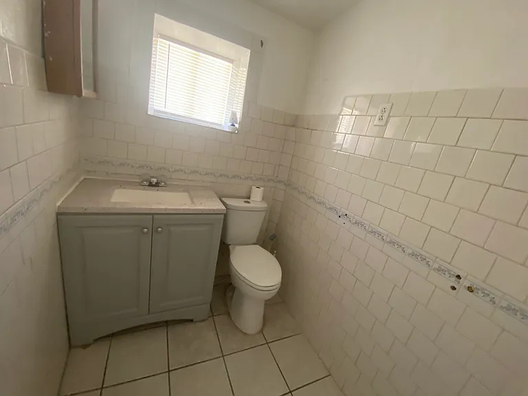 209 Easy Way — Photo 14