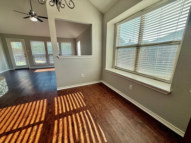412 Windridge Dr — Photo 10