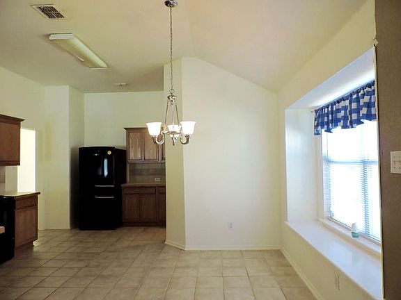 5th image of 2812 Brookcove Dr
