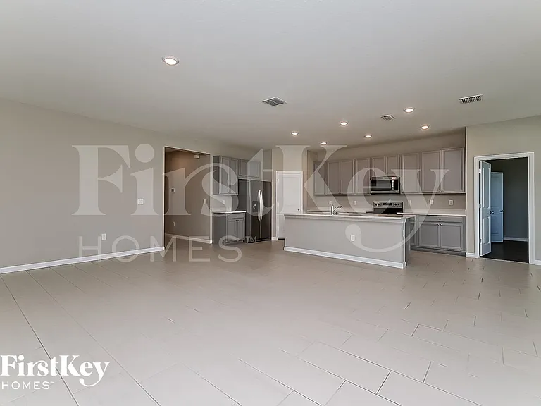 11836 Clare Hill Ave — Photo 3