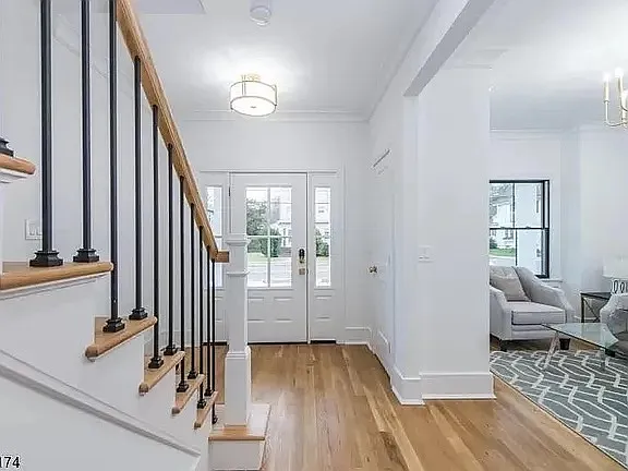 24 Lathrop Ave — Photo 4