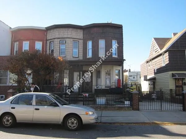 1416 E 3rd St photo 1