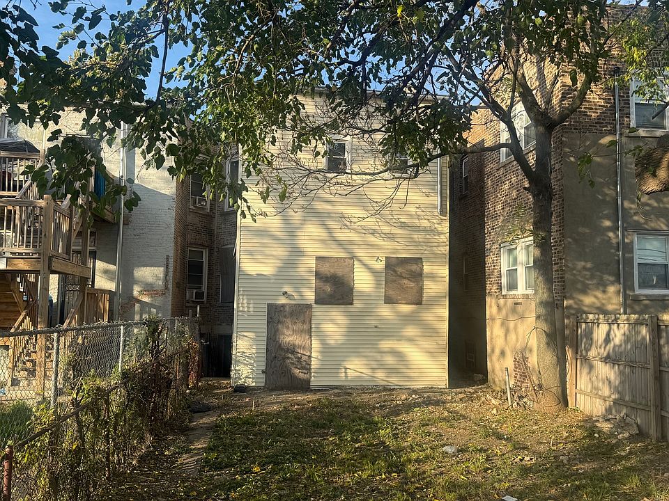 2nd image of 3831 W Grenshaw St