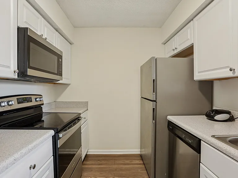 2429 Kennedy Ct — Photo 5