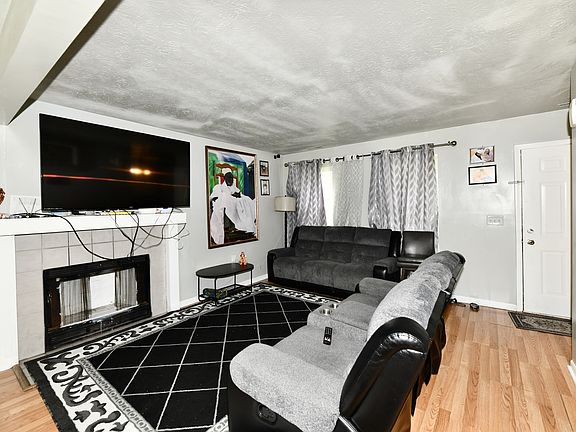 3rd image of 4538 Golden Meadow Ct