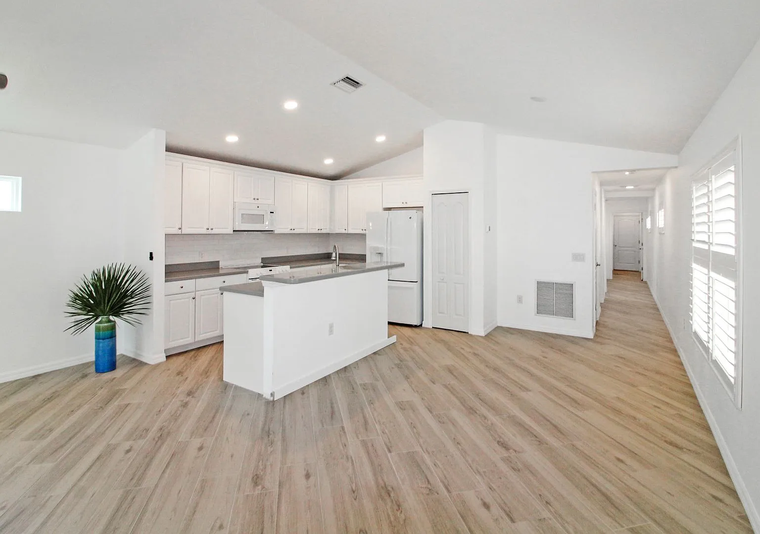 Grand Palm Annual Home for Rent — Photo 3