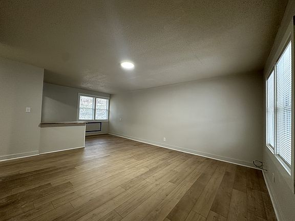 3rd image of 5109 Jacksboro Pike #Pikeg7