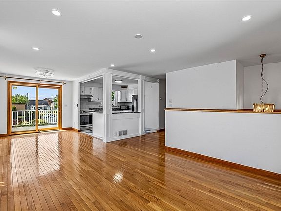 5th image of 21 Cardosi Ct
