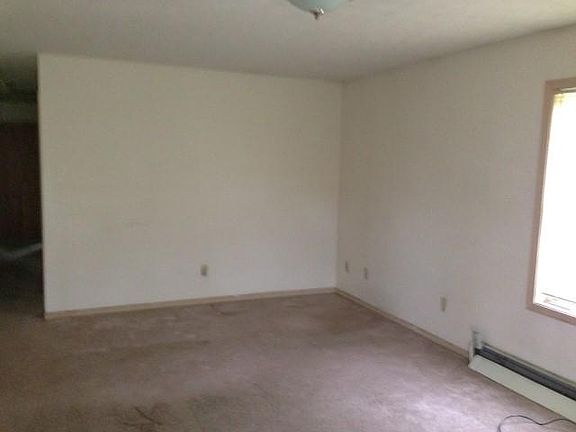 3rd image of 226 Stanley Ave