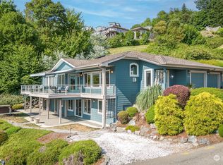 3198 Tracyton Beach Rd NW, Bremerton, WA 98310