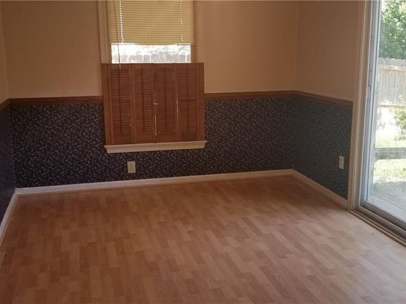 5th image of 415 Bryan Ct