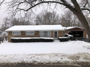 8909 Evergreen Dr, Wonder Lake, IL 60097