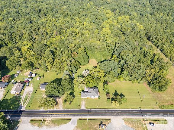 2nd image of 1670 Lynwood Dr