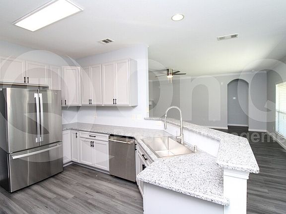 4th image of 344 Cave River Dr