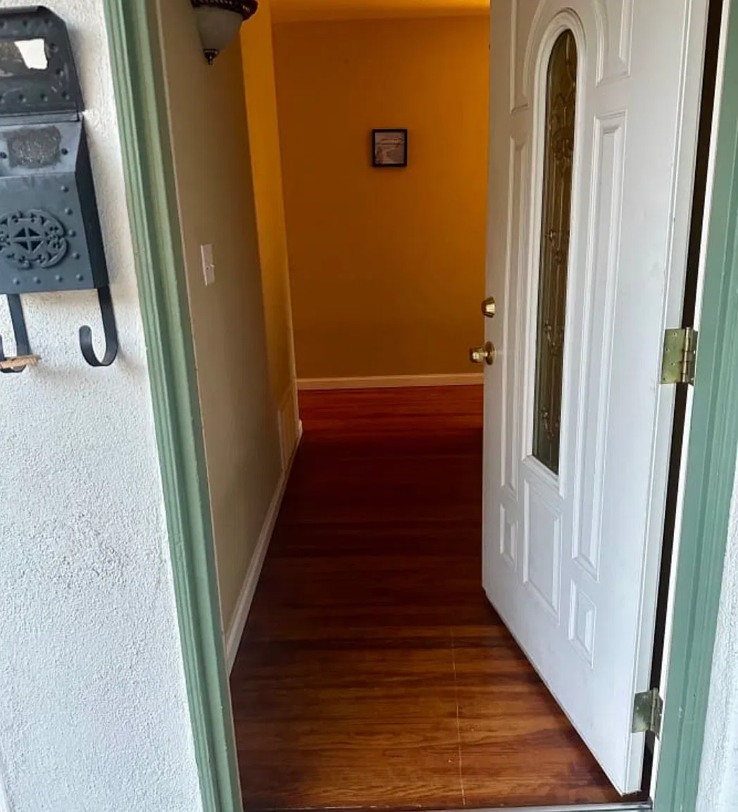 3 bed, 1175 sqft, $4,400 — Photo 2