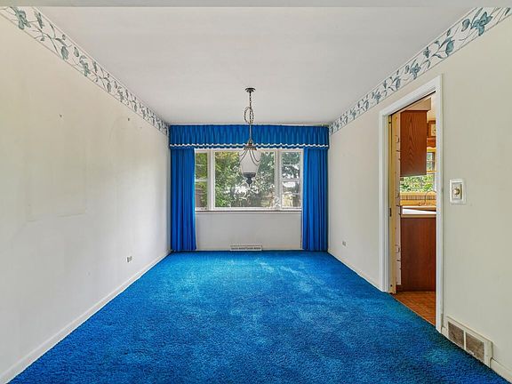 4th image of 2720 Appletree Ln