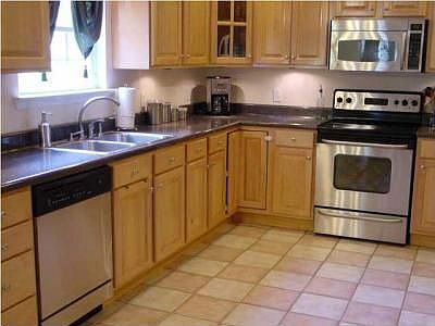 3rd image of 819 Brooke Stone Dr