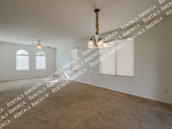 2134 S Seton Ave, Gilbert, AZ 85295