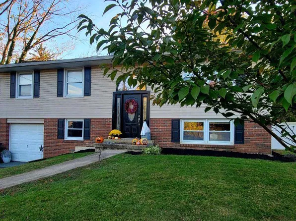 132 Oak Ln, Reading, PA 19606