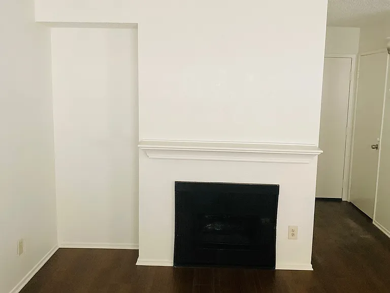 11312 Morrison St #21 — Photo 16