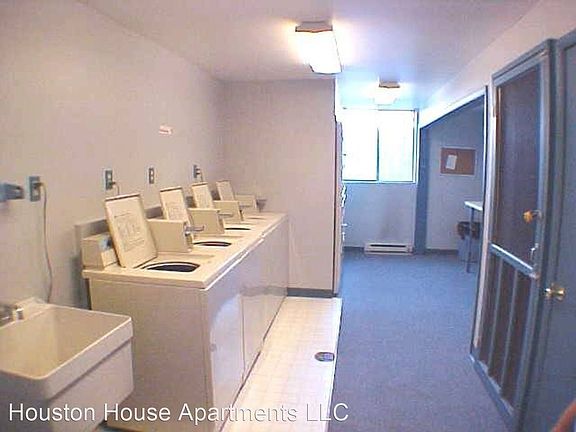 5th image of 615 E Houston Ave #220