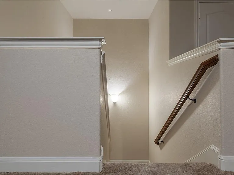 1805 Desoto Dr — Photo 21