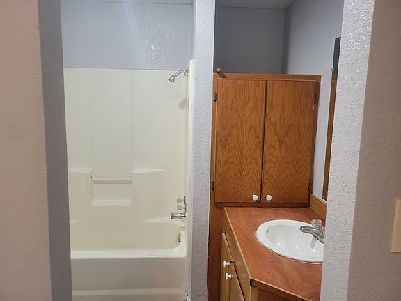 4th image of 3078 W Drake Rd #B