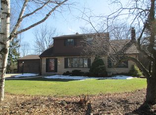 N75W15901 Colony Rd, Menomonee Falls, WI 53051