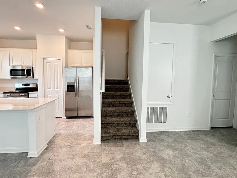 3141 Laurent Loop — Photo 11