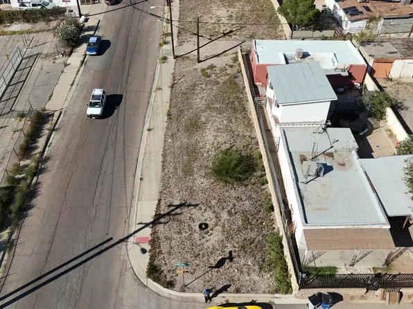 228 N Glenwood St, El Paso, TX 79905